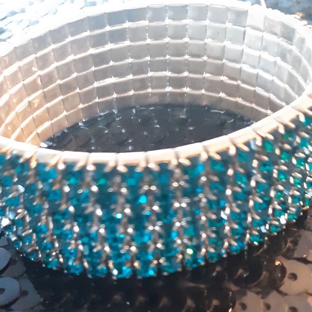 New Bride's Something Blue? Elegant Blue and Silver Crystal Women's Bracelet